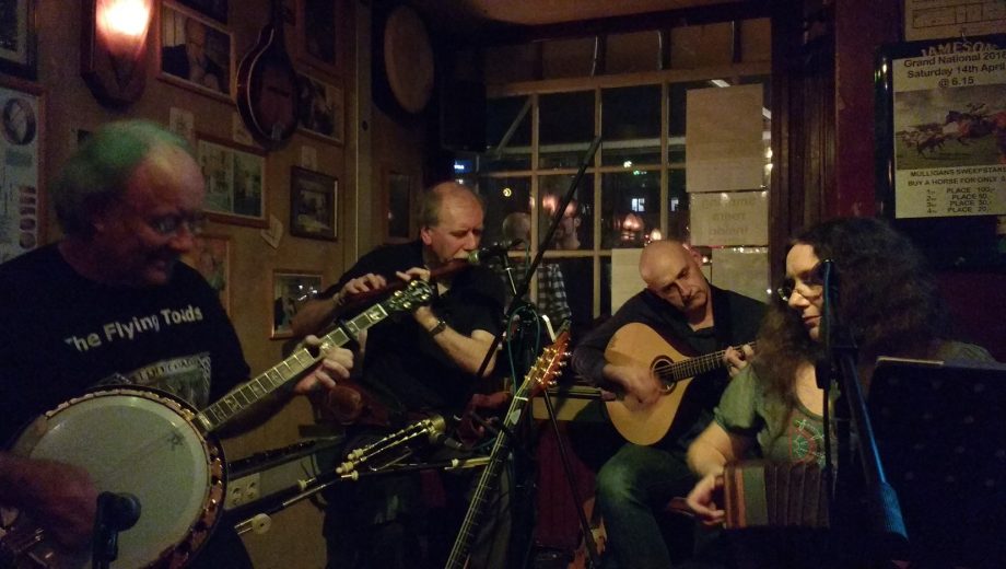 The Flying Toads during a residency at Mulligan&apos;s Irish pub in Amsterdam